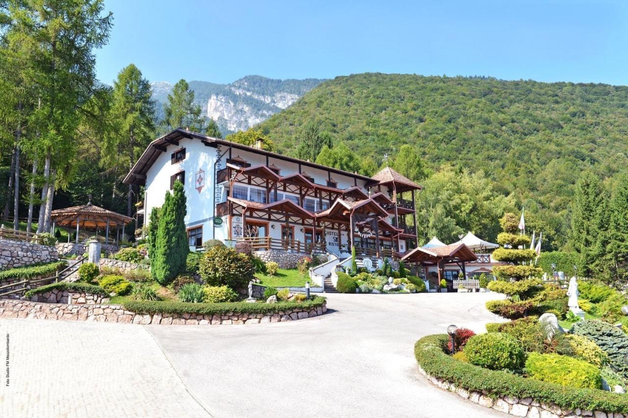 Hotel Ristorante Scoiattolo Sporminore Екстер'єр фото