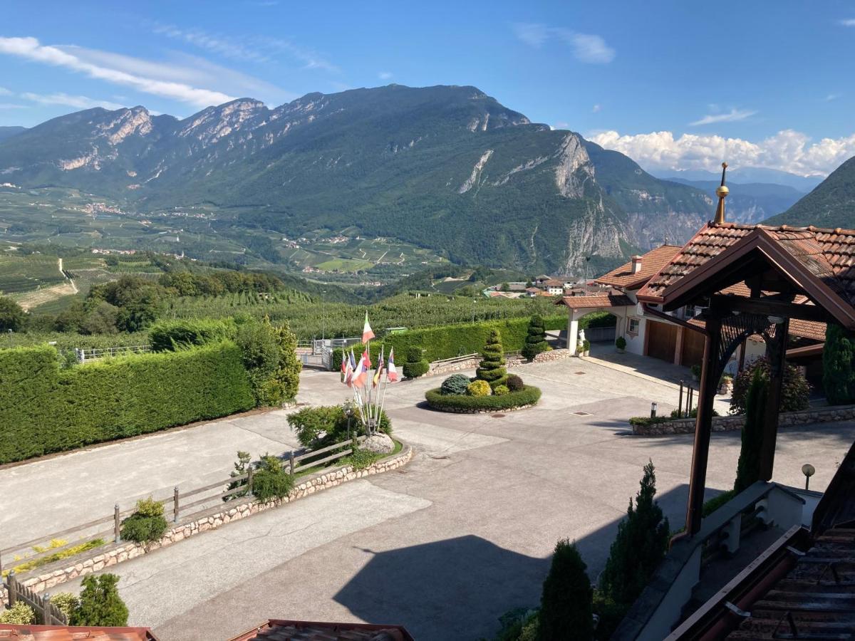 Hotel Ristorante Scoiattolo Sporminore Екстер'єр фото