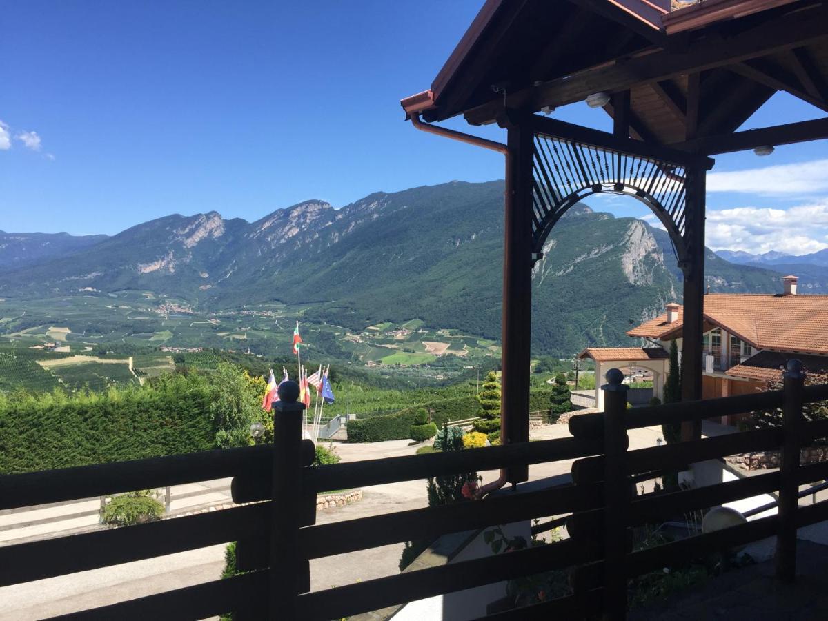 Hotel Ristorante Scoiattolo Sporminore Екстер'єр фото