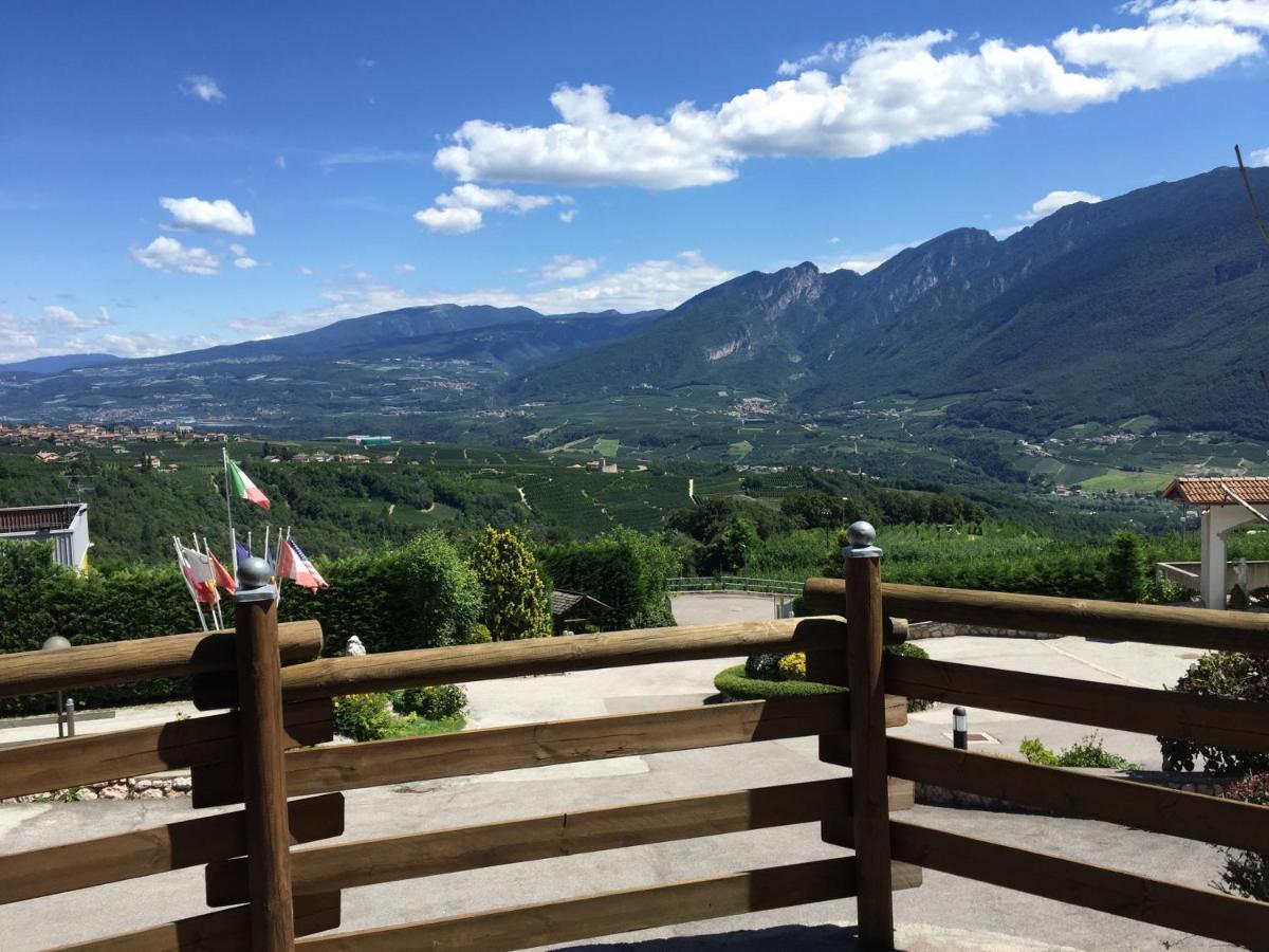 Hotel Ristorante Scoiattolo Sporminore Екстер'єр фото