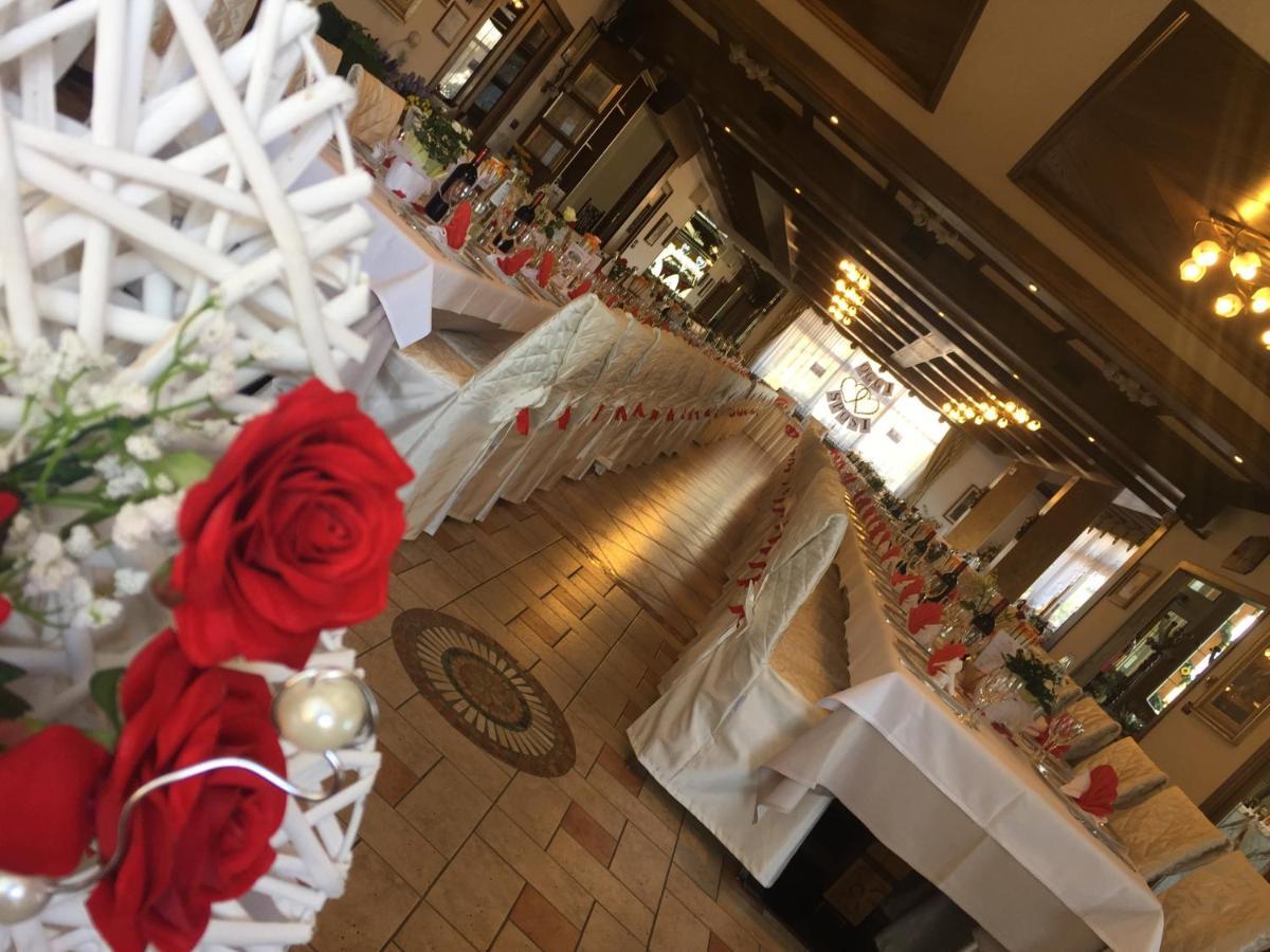 Hotel Ristorante Scoiattolo Sporminore Екстер'єр фото
