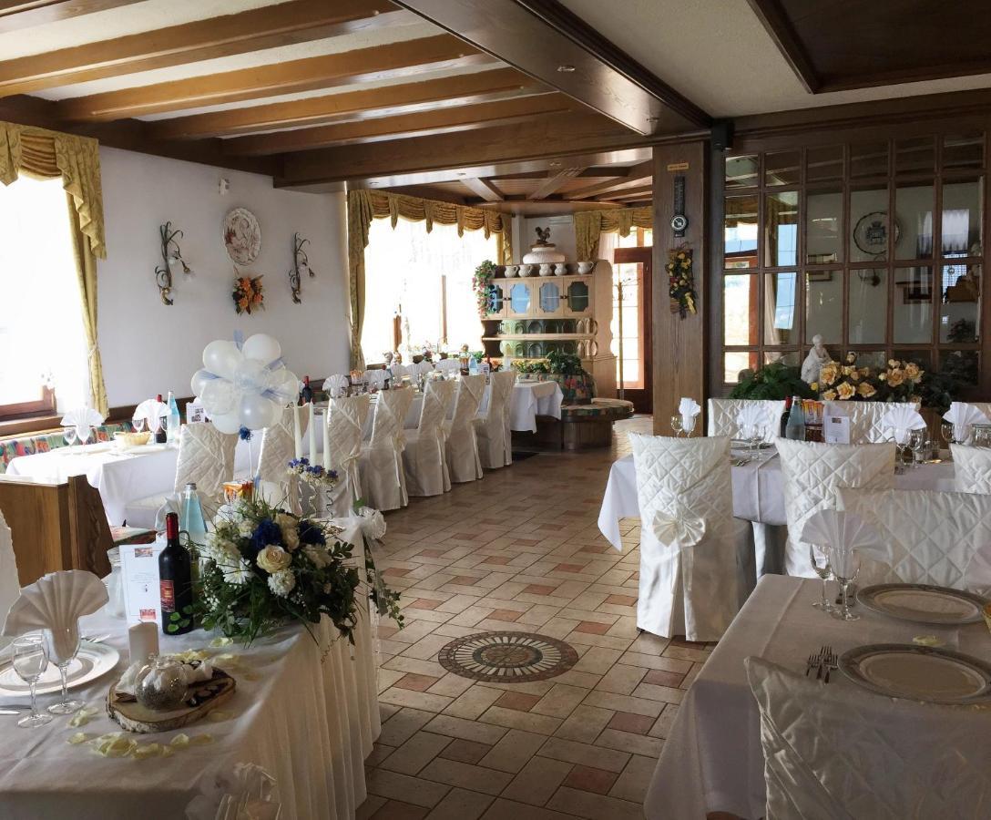 Hotel Ristorante Scoiattolo Sporminore Екстер'єр фото