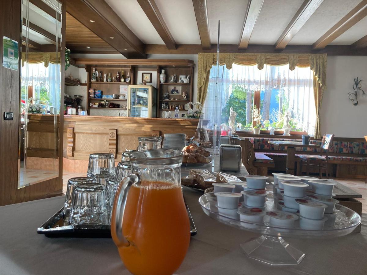 Hotel Ristorante Scoiattolo Sporminore Екстер'єр фото